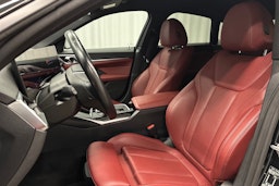 musta BMW i4 2022 kuva 22.