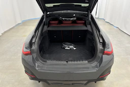 harmaa BMW i4 M50 2022 kuva 26.