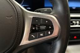 valkoinen BMW i4 2022 kuva 20.