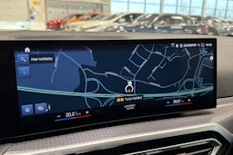 valkoinen BMW i4 2022 kuva 23.