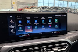 valkoinen BMW i4 2022 kuva 26.