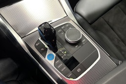 valkoinen BMW i4 2022 kuva 27.