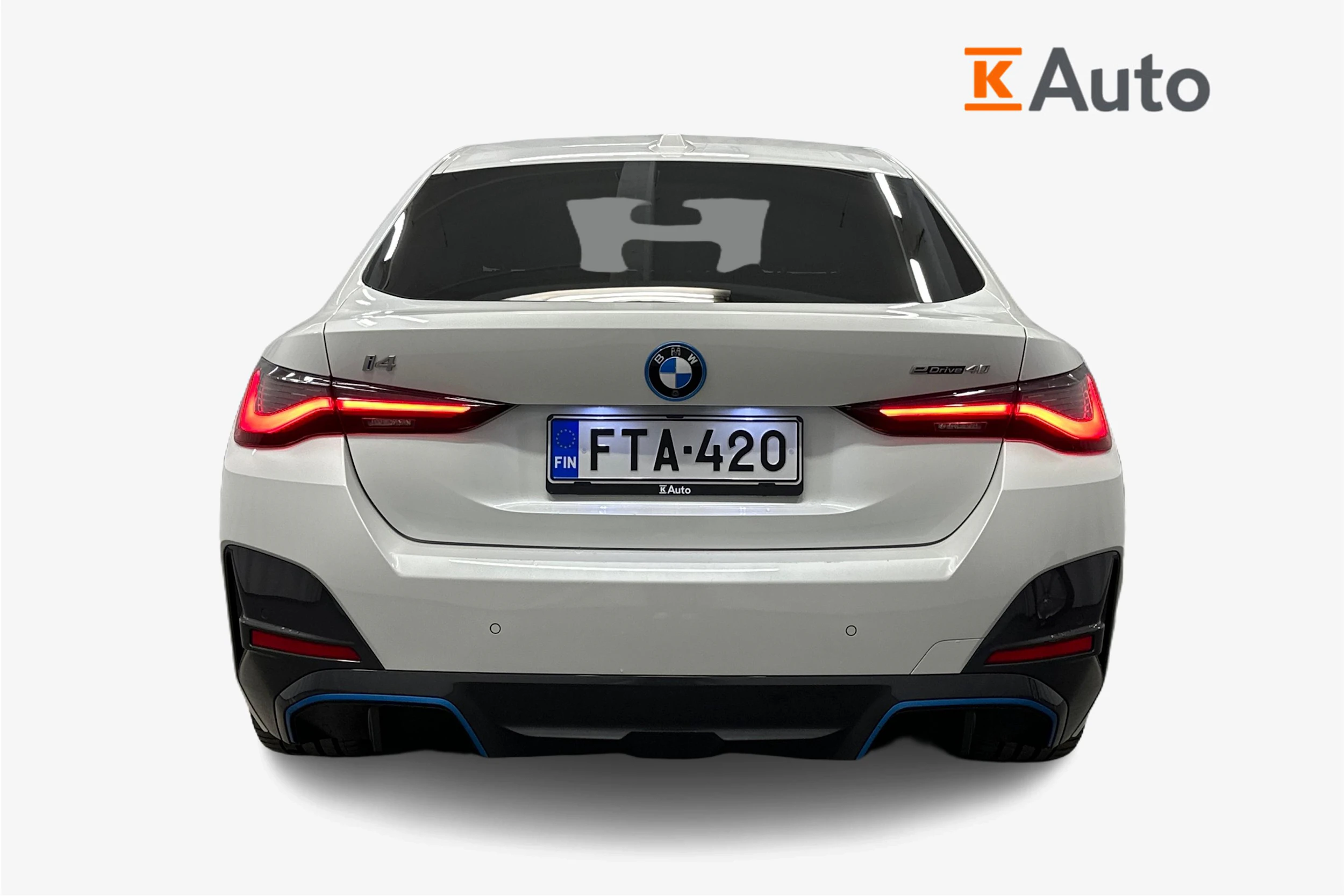 valkoinen BMW i4 2022 kuva 3.