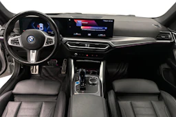 valkoinen BMW i4 2022 kuva 7.