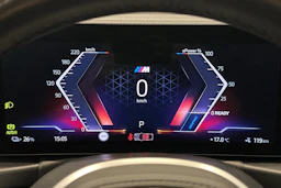 valkoinen BMW i4 2022 kuva 13.
