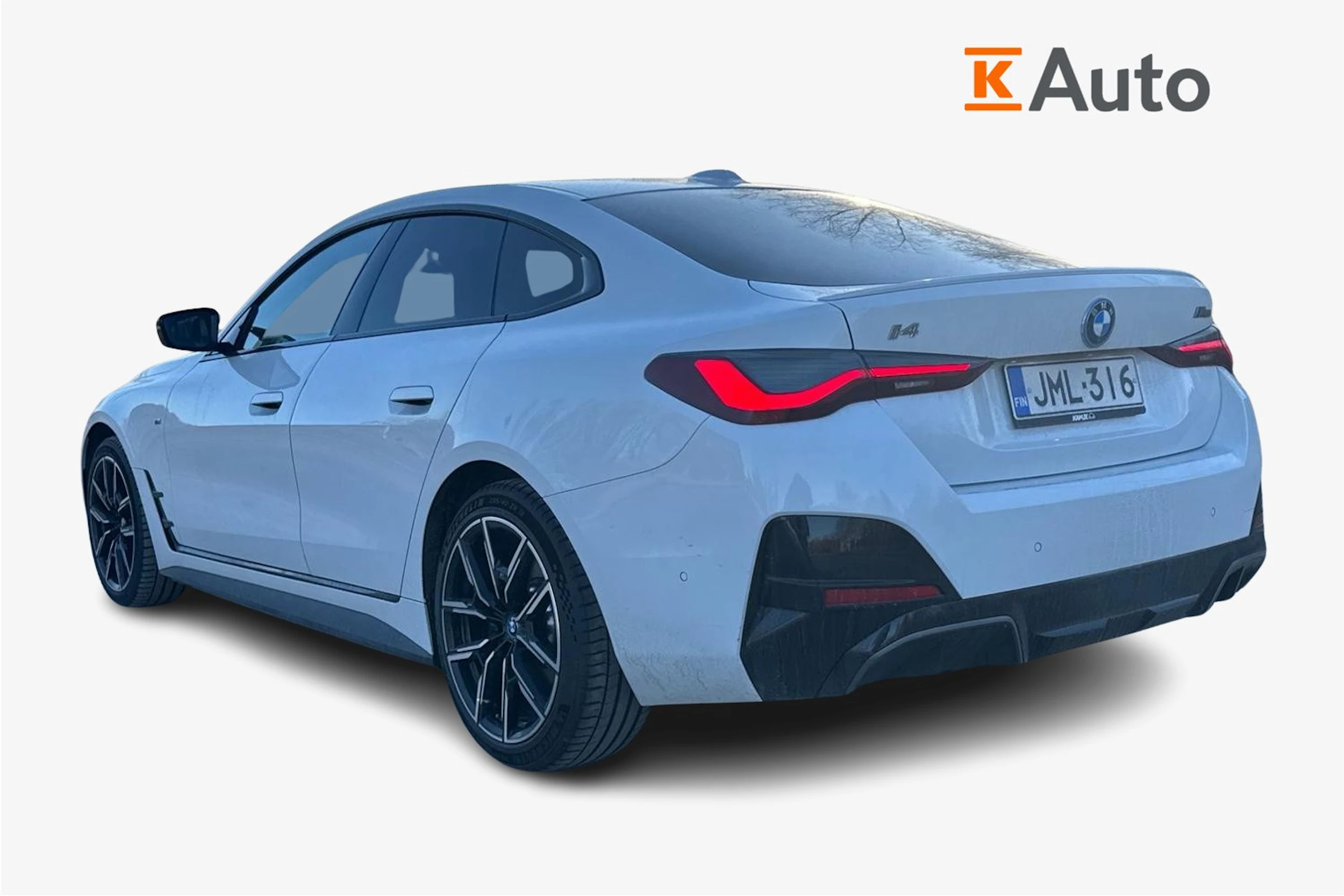 Valkoinen BMW i4 2022 kuva 2.