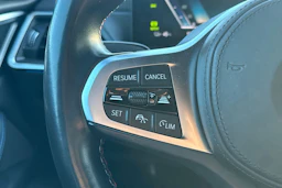 Valkoinen BMW i4 2022 kuva 7.