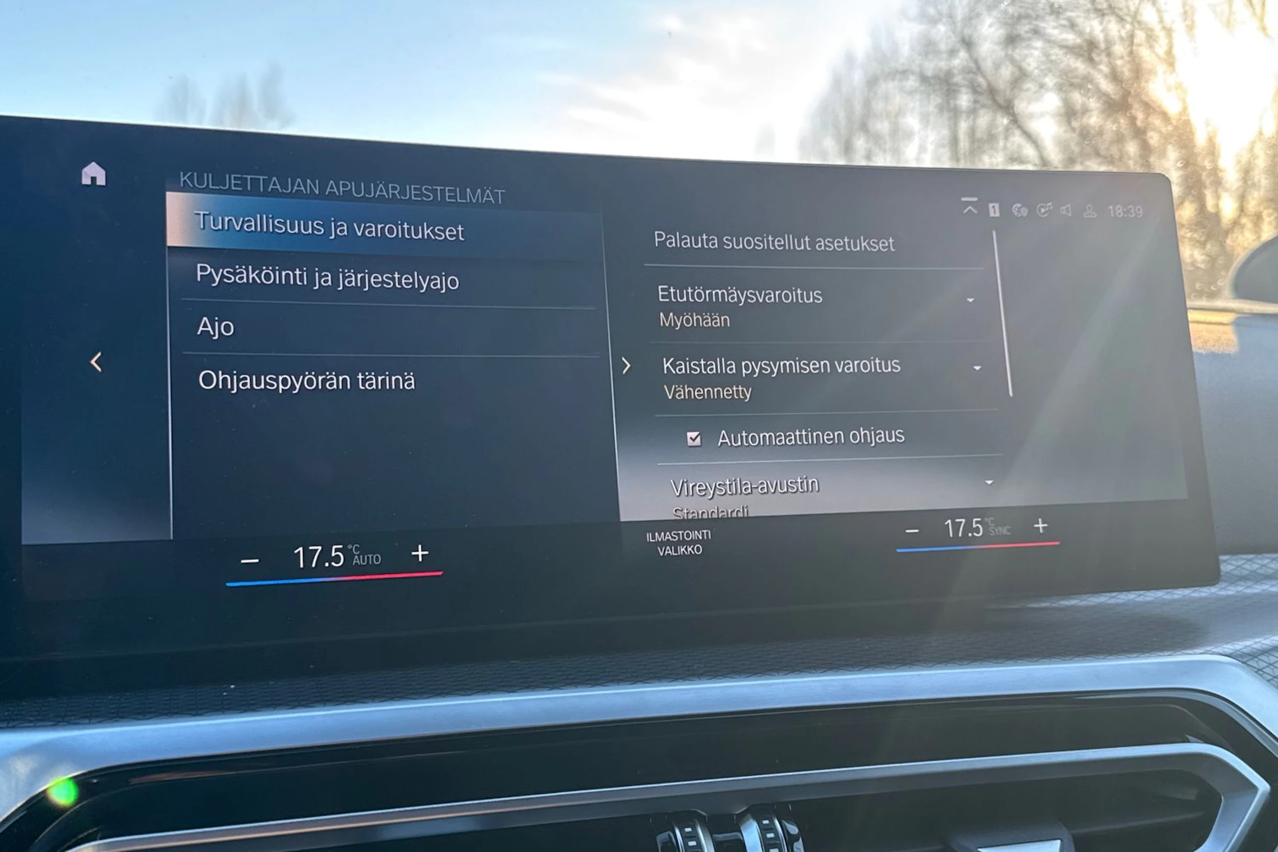 Valkoinen BMW i4 2022 kuva 12.