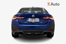 sininen BMW i4 2022 kuva 3.