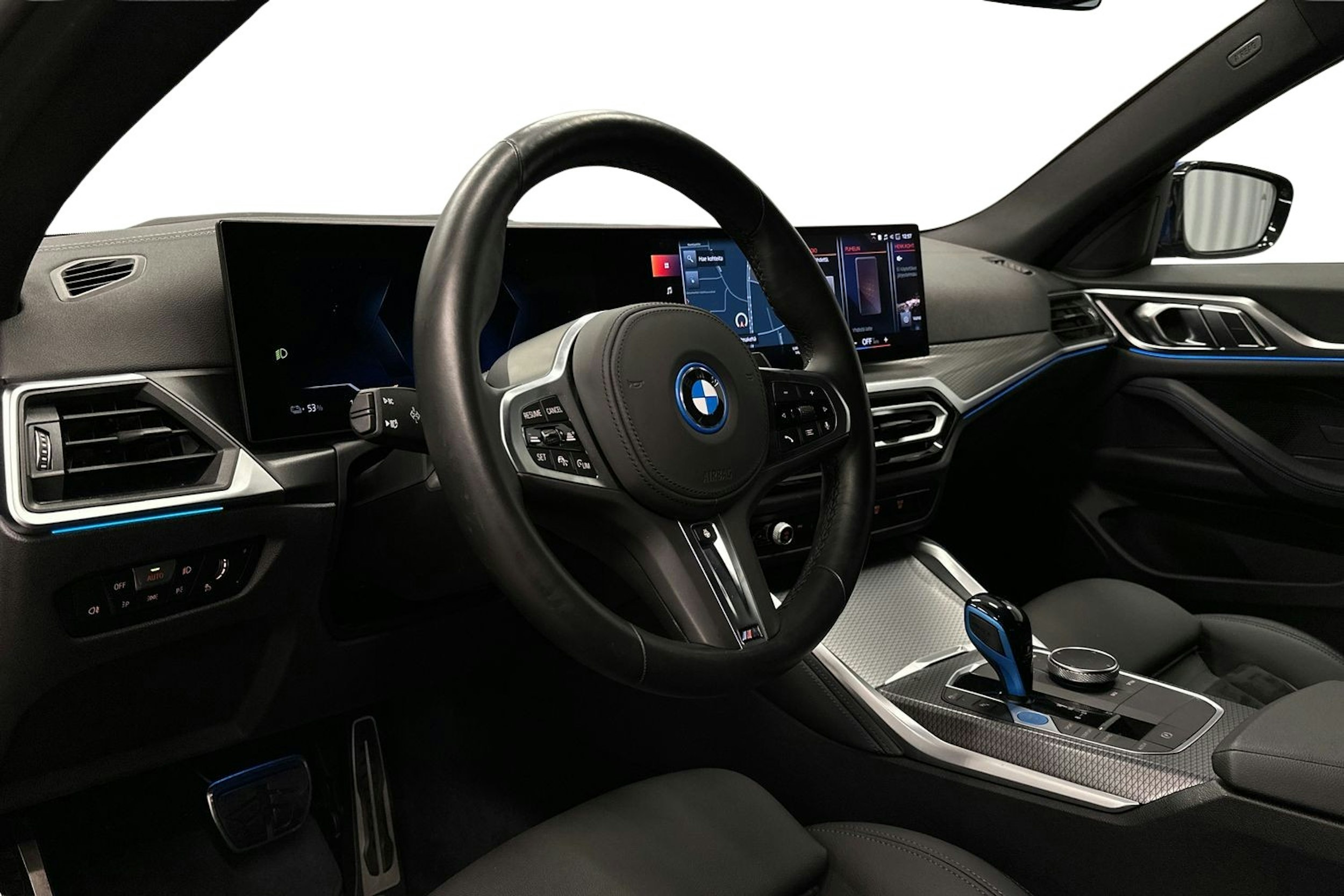 sininen BMW i4 2022 kuva 7.