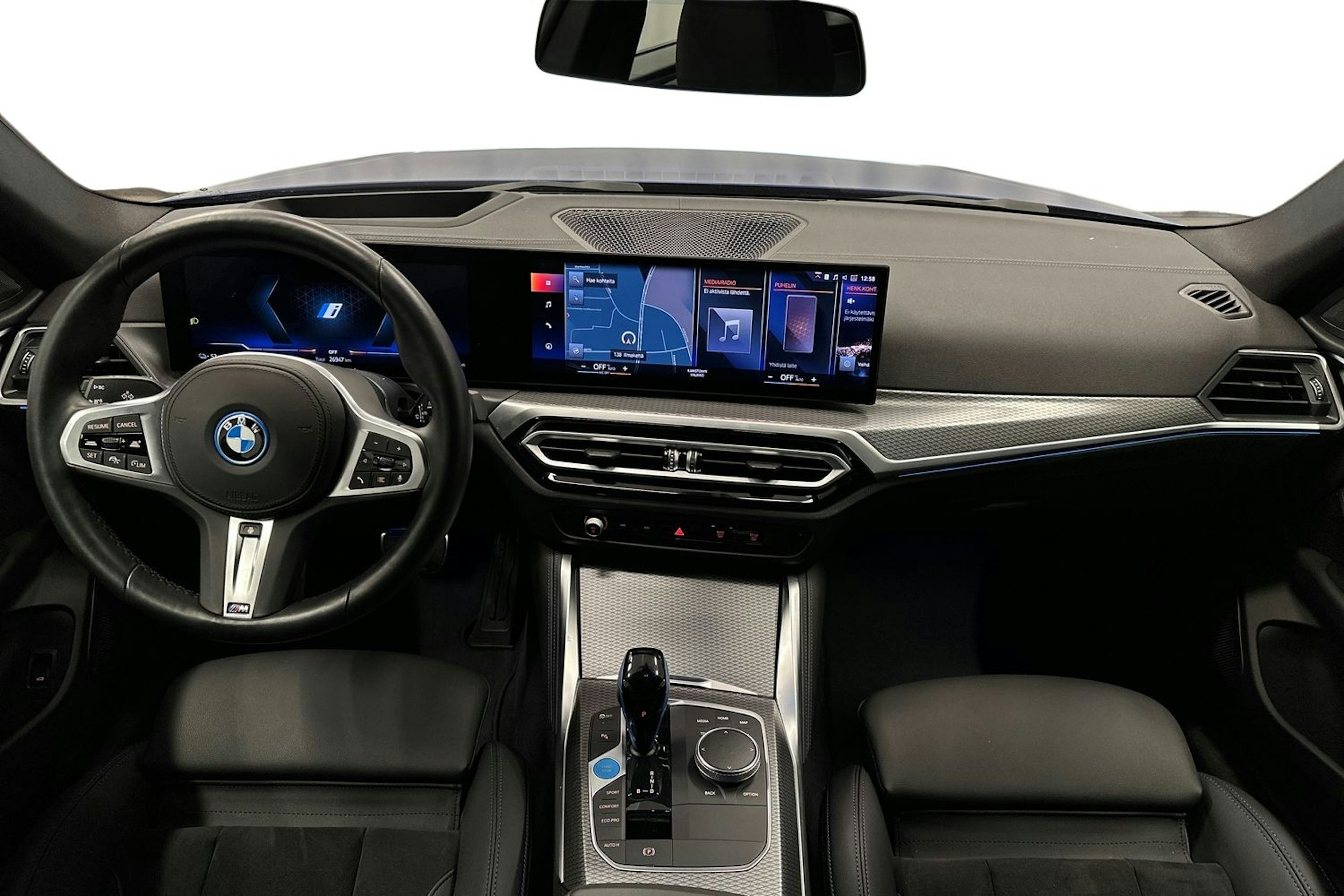 sininen BMW i4 2022 kuva 9.