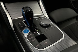 sininen BMW i4 2022 kuva 24.