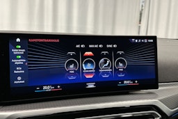 sininen BMW i4 2022 kuva 30.