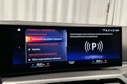 sininen BMW i4 2022 kuva 31.
