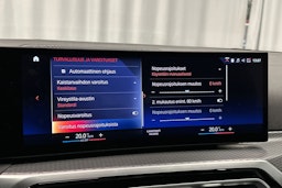 sininen BMW i4 2022 kuva 33.