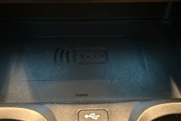 sininen BMW i4 2022 kuva 39.