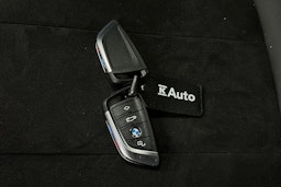 sininen BMW i4 2022 kuva 40.