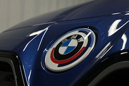 sininen BMW i4 2022 kuva 42.