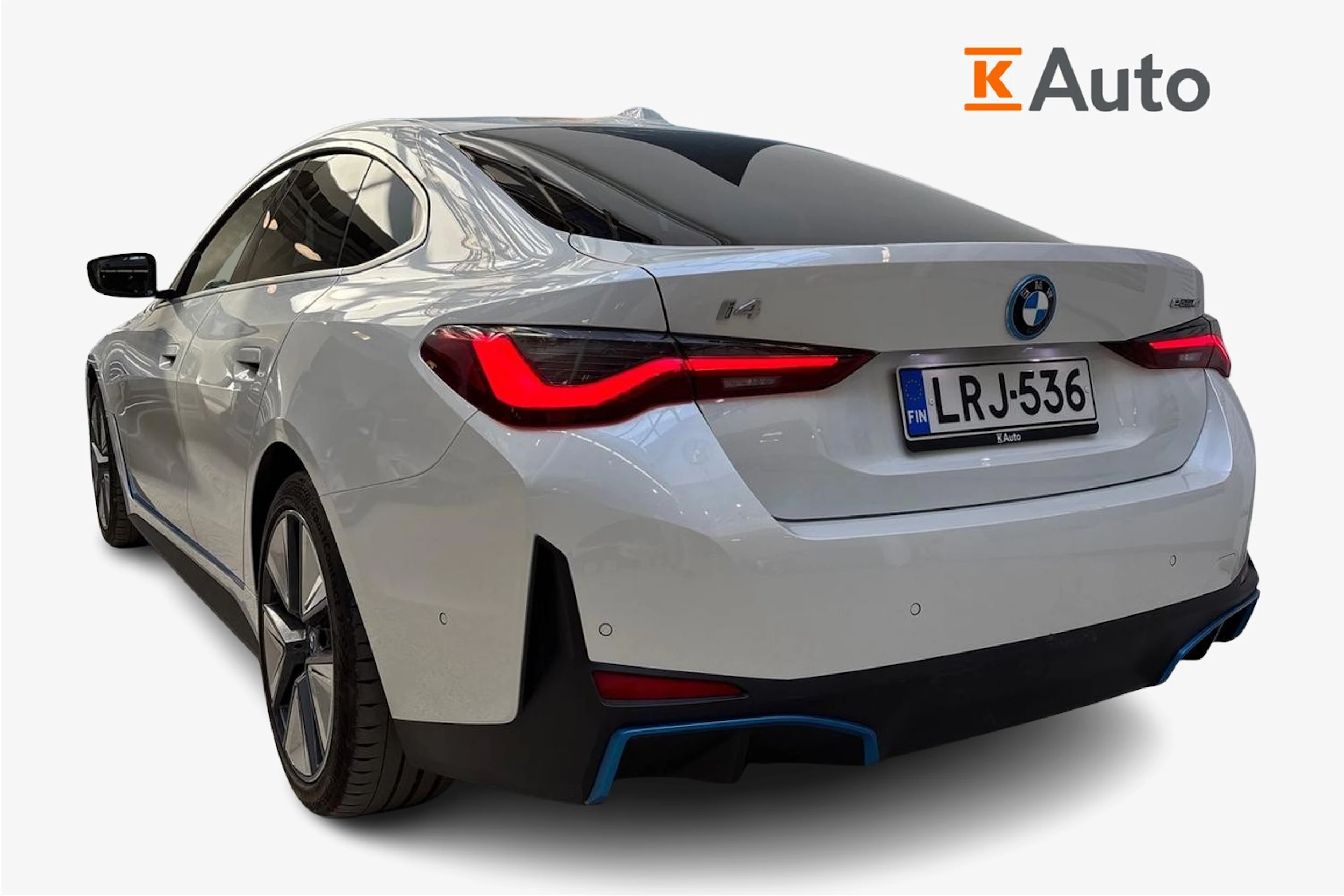 valkoinen BMW i4 2022 kuva 3.