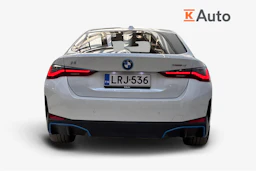 valkoinen BMW i4 2022 kuva 4.