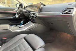 valkoinen BMW i4 2022 kuva 25.