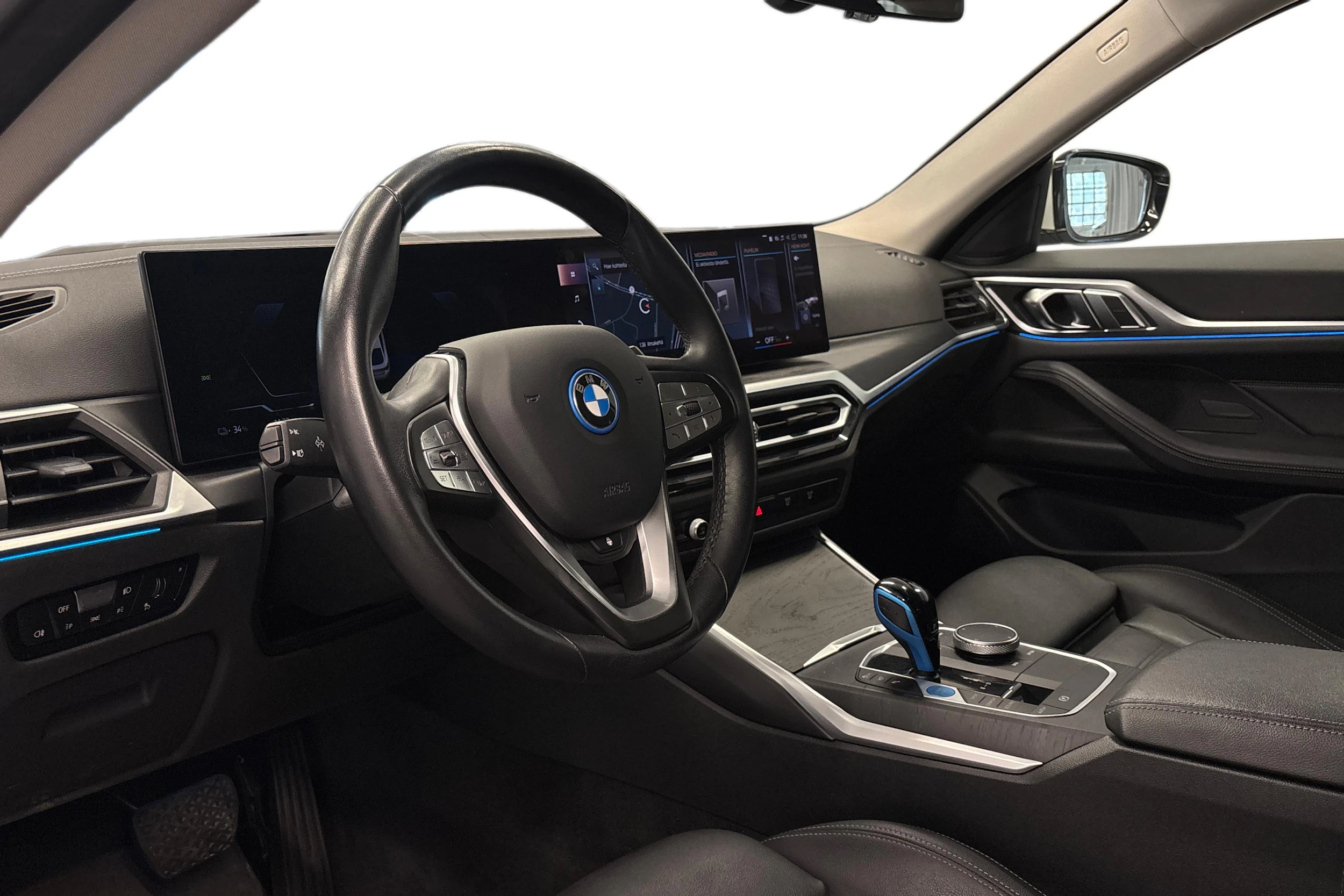 valkoinen BMW i4 2022 kuva 3.