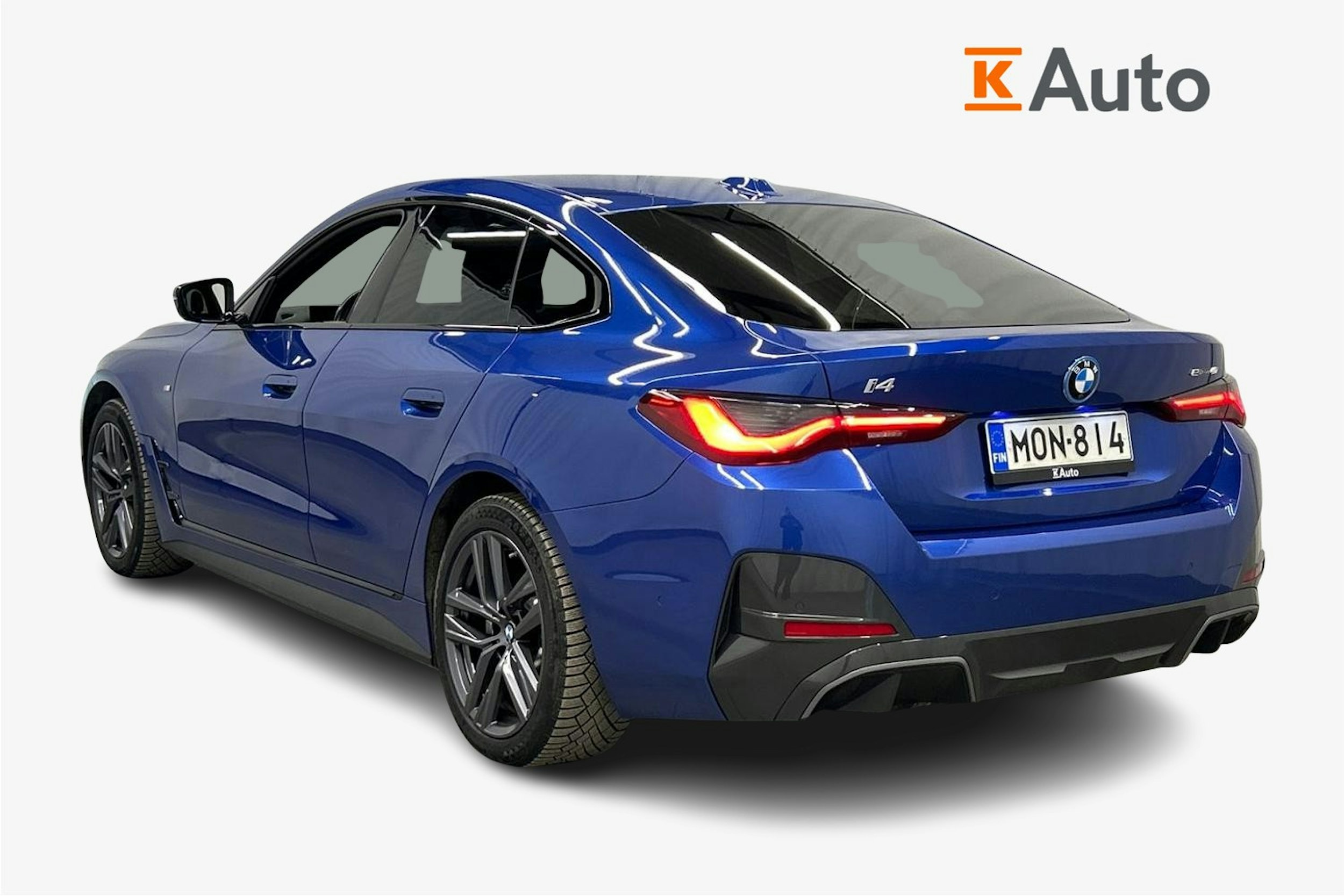 sininen BMW i4 2022 kuva 2.