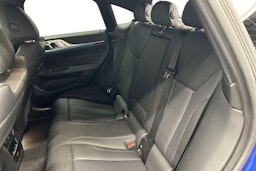 sininen BMW i4 2022 kuva 10.