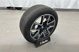 sininen BMW i4 2022 kuva 17.