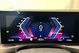 sininen BMW i4 2022 kuva 19.