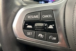 sininen BMW i4 2022 kuva 20.