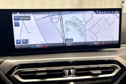 sininen BMW i4 2022 kuva 23.