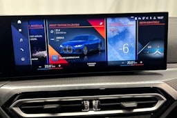 sininen BMW i4 2022 kuva 26.