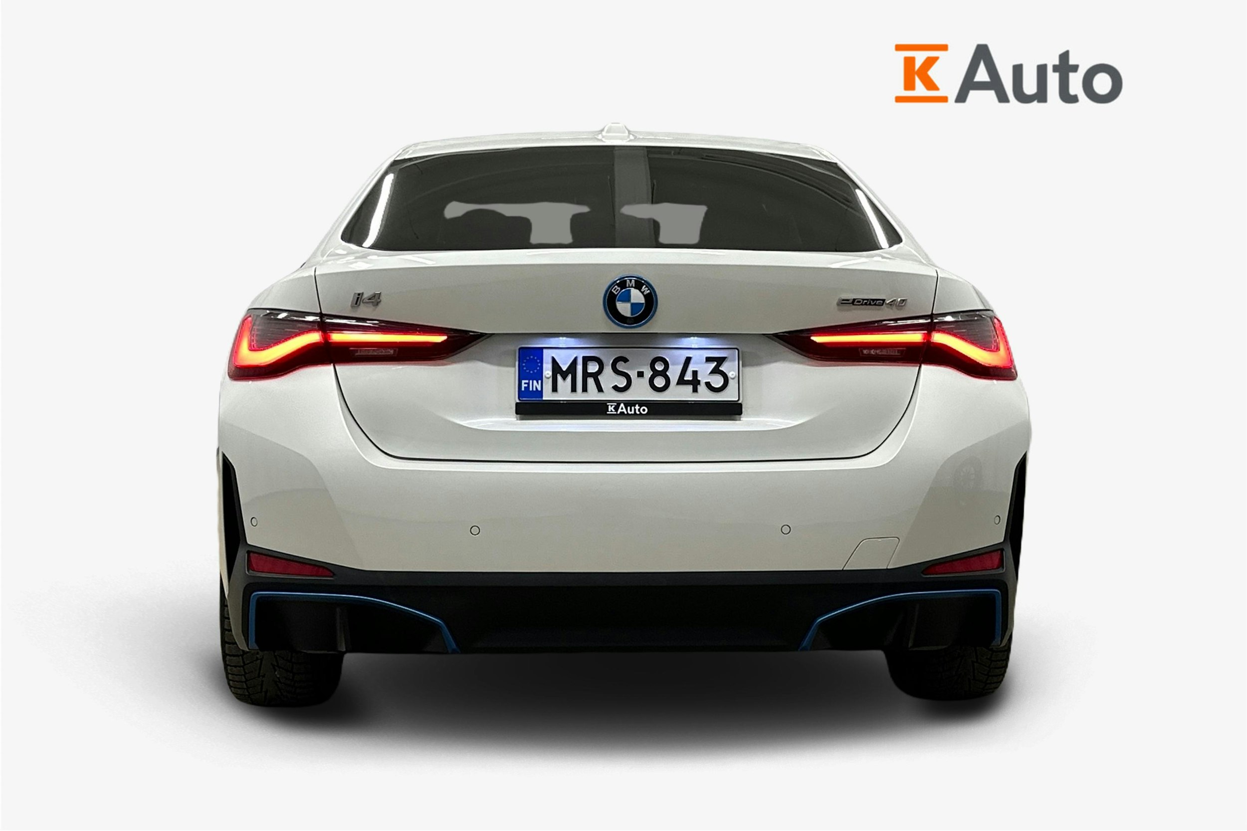 valkoinen BMW i4 2022 kuva 3.