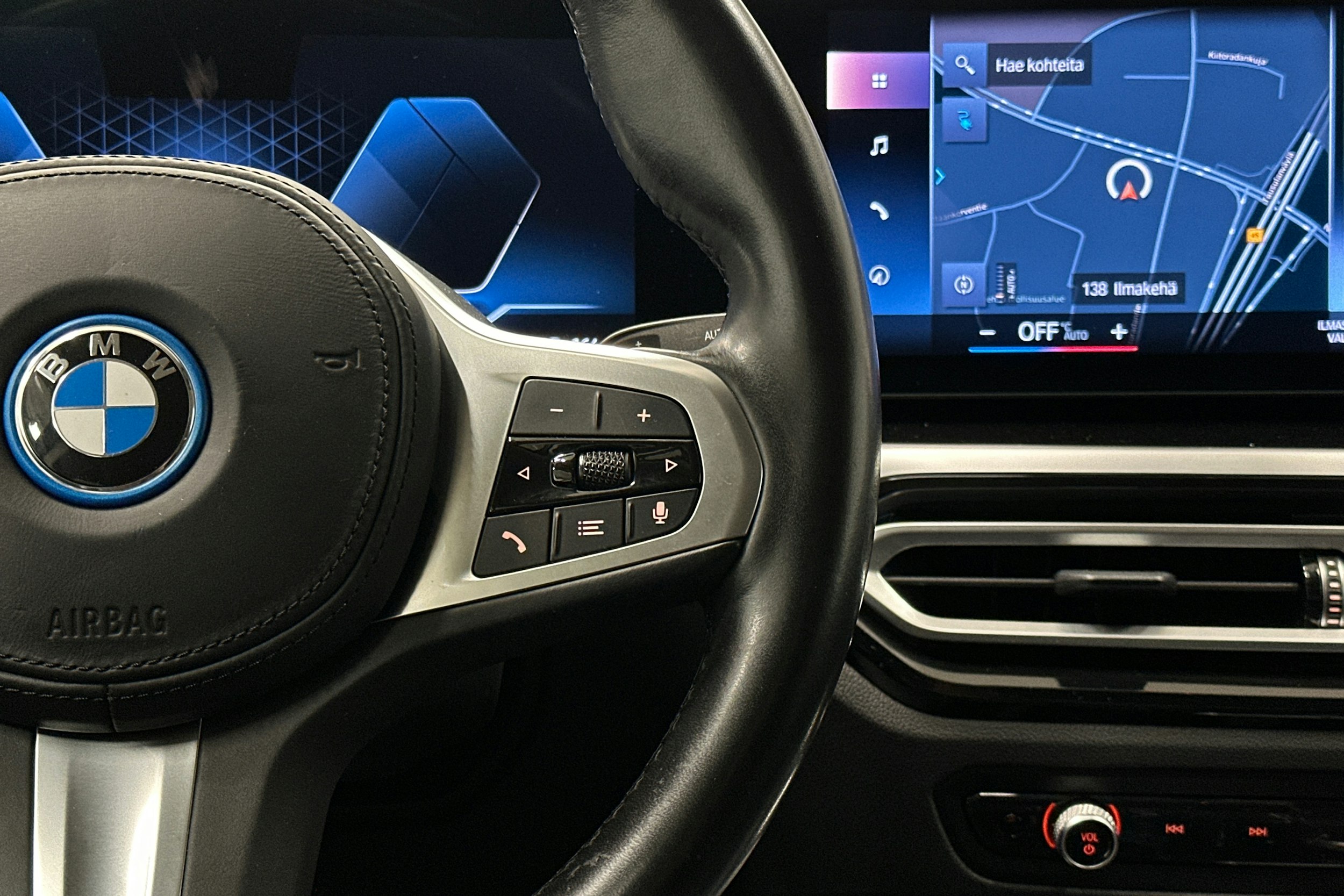 valkoinen BMW i4 2022 kuva 18.