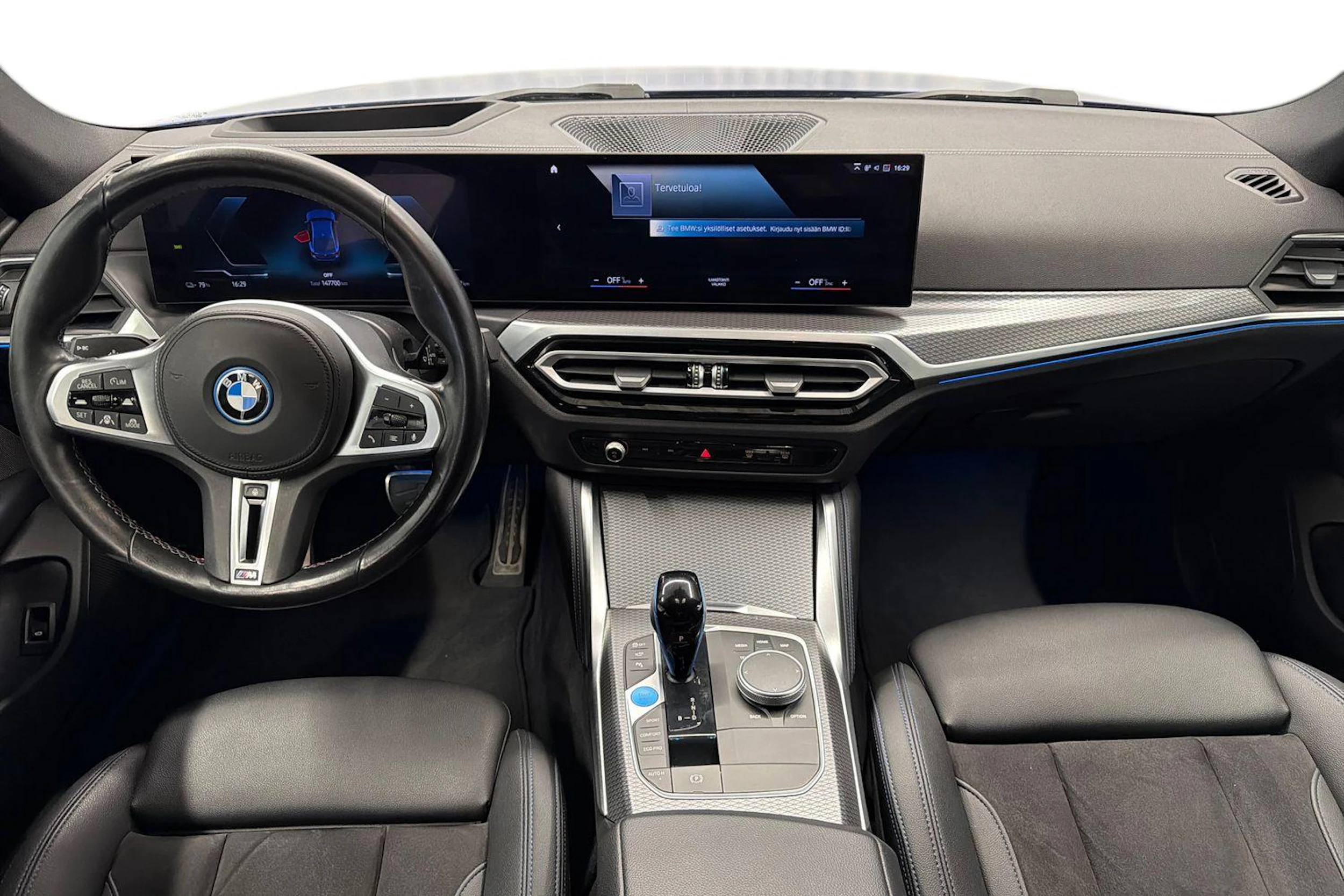 sininen BMW i4 2023 kuva 9.