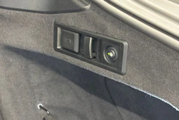 sininen BMW i4 2023 kuva 19.