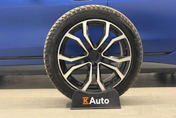 sininen BMW i4 2023 kuva 40.