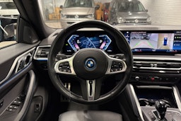 Sininen BMW i4 M50 2022 kuva 15.