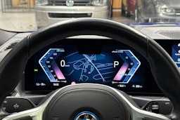 Sininen BMW i4 M50 2022 kuva 16.