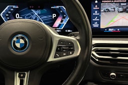 Sininen BMW i4 M50 2022 kuva 17.