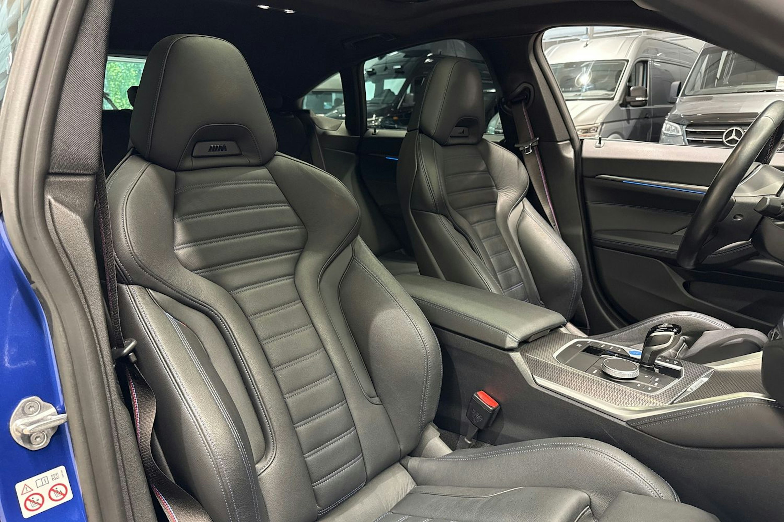 Sininen BMW i4 M50 2022 kuva 24.