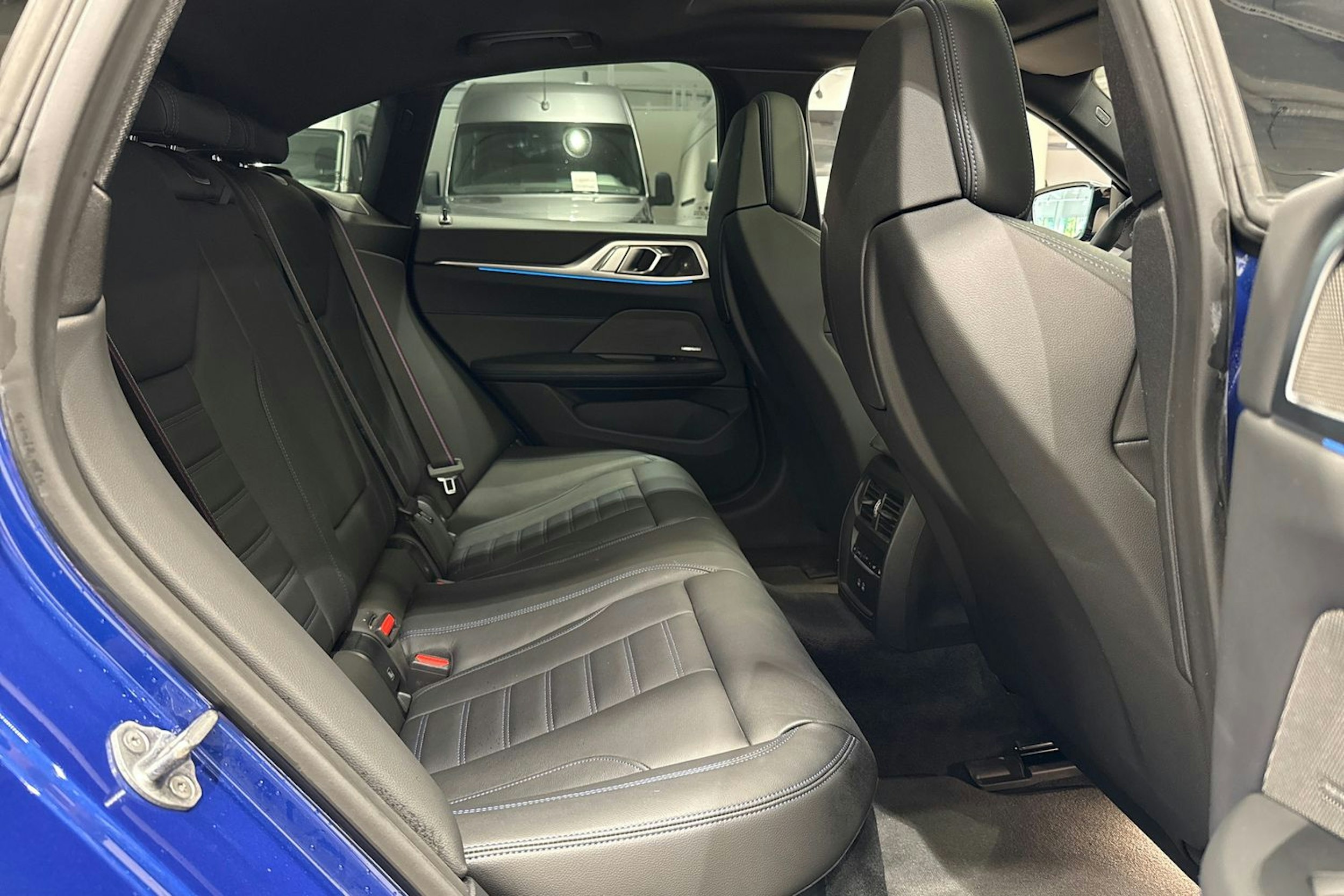 Sininen BMW i4 M50 2022 kuva 25.