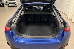 Sininen BMW i4 M50 2022 kuva 26.