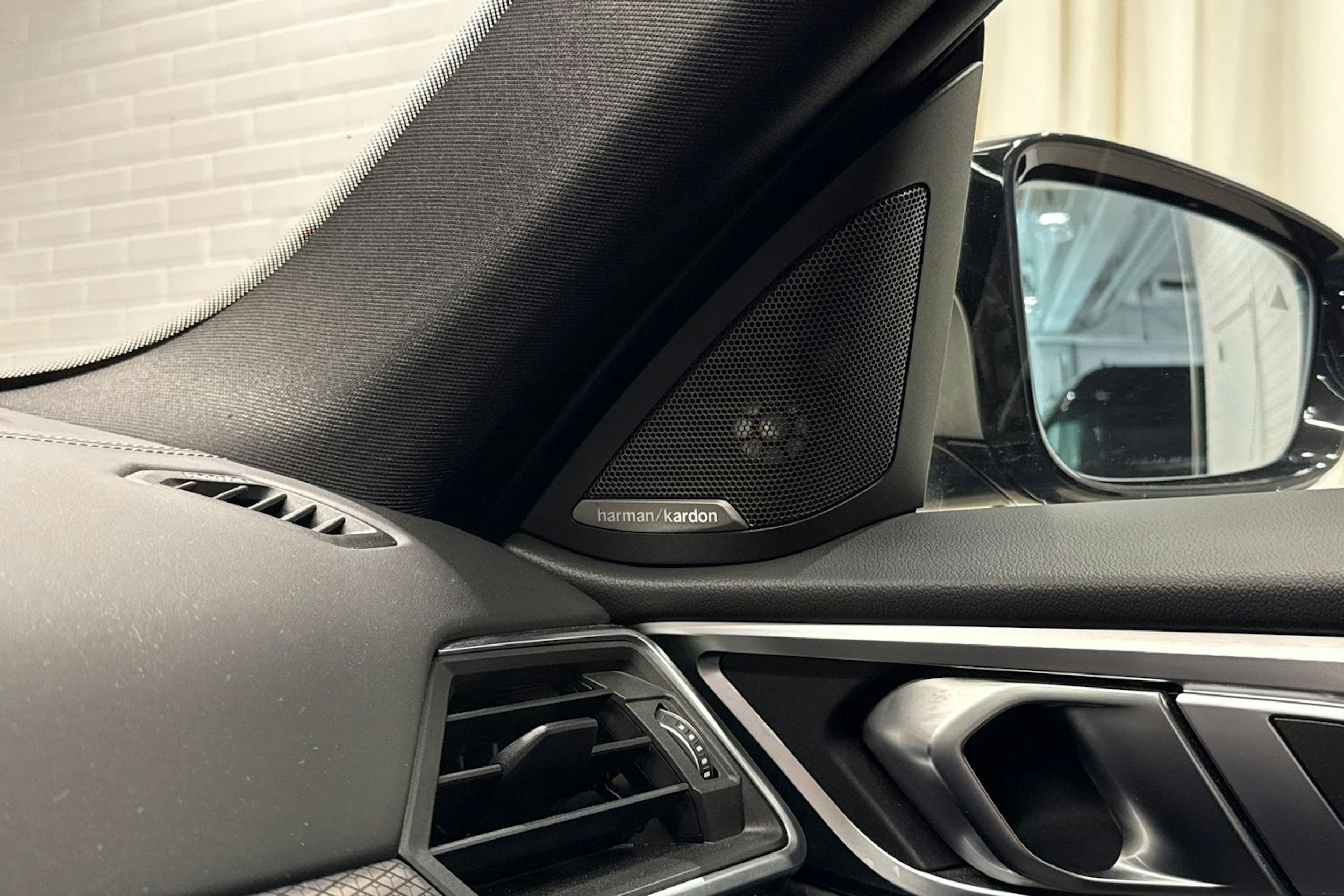 Sininen BMW i4 M50 2022 kuva 32.