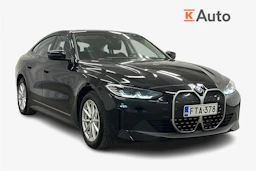 musta BMW i4 2023 kuva 1.