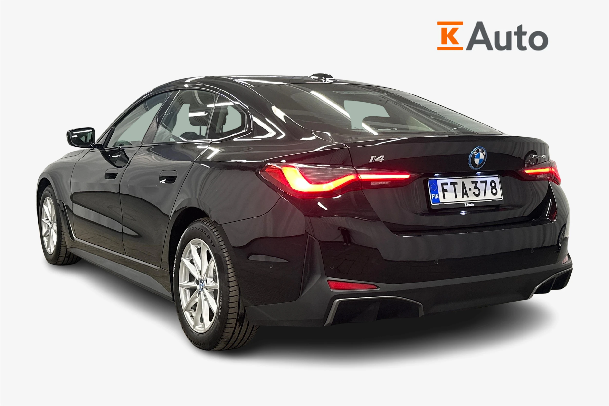 musta BMW i4 2023 kuva 2.