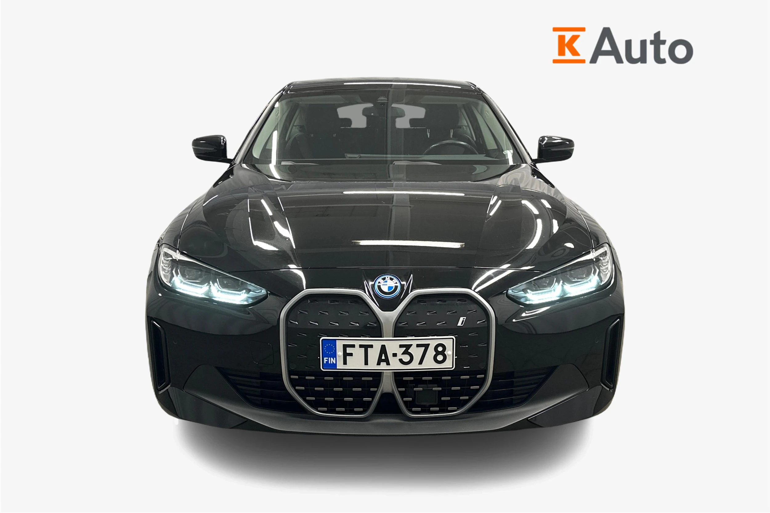 musta BMW i4 2023 kuva 4.