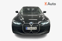 musta BMW i4 2023 kuva 4.