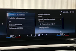 musta BMW i4 2023 kuva 22.